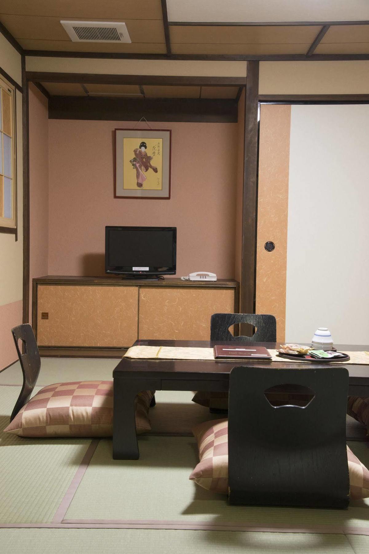 Tenpyo Ryokan Нара Экстерьер фото